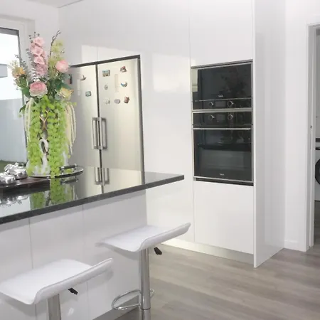 Ferienhaus Ruhiges Modernes Haus Parkplatz Wlan Whirlpool *