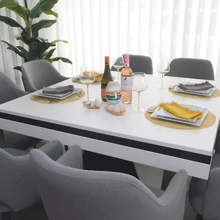 Ruhiges Modernes Haus Parkplatz Wlan Whirlpool أفيرو