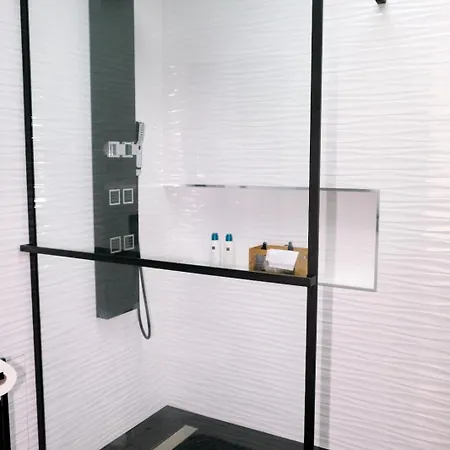 Ruhiges Modernes Haus Parkplatz Wlan Whirlpool *