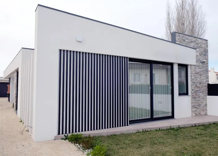 Holiday home Ruhiges Modernes Haus Parkplatz Wlan Whirlpool *